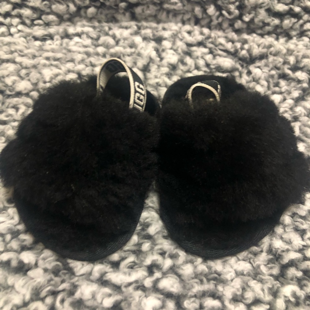 Uggs slippers(black) Sz: 02/03